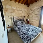 Lou Mireio Apartman